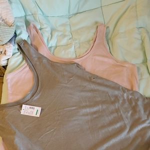 2 tank tops with shiny finish